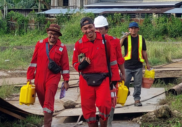 Surveyor Pemetaan Topografi